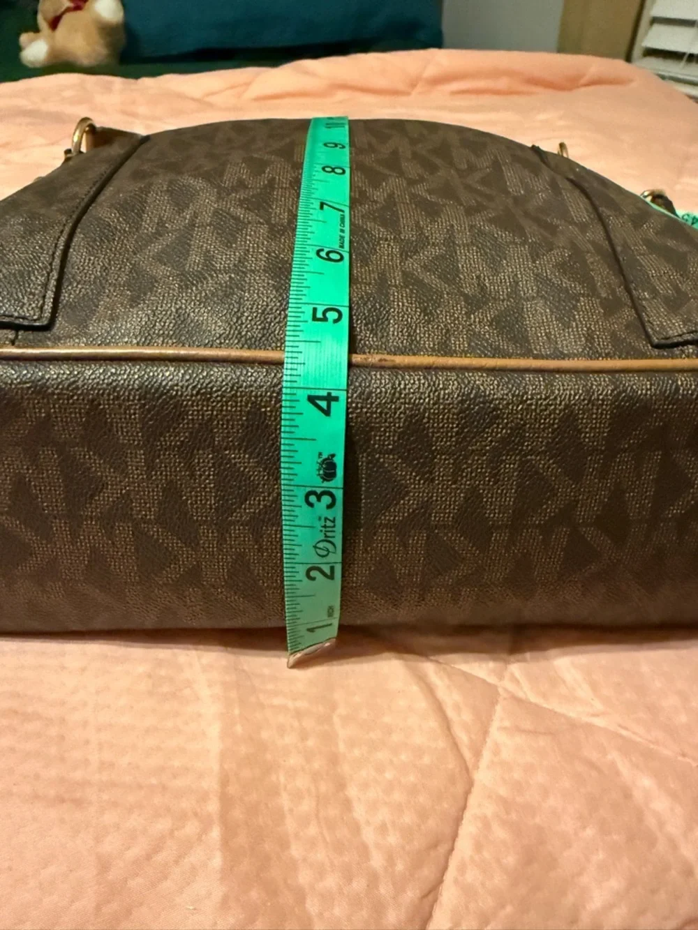Michael Kors Anita Convertible Shoulder Bag. - Picture 6 of 15